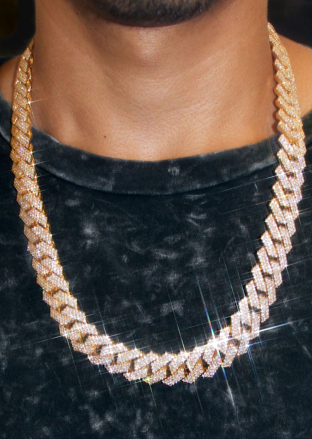 cadena de oro y diamantes